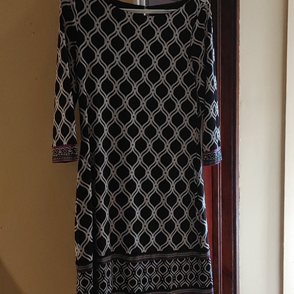 Dress - Picture 1 of 4